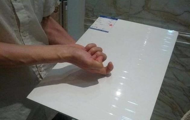 瓷砖