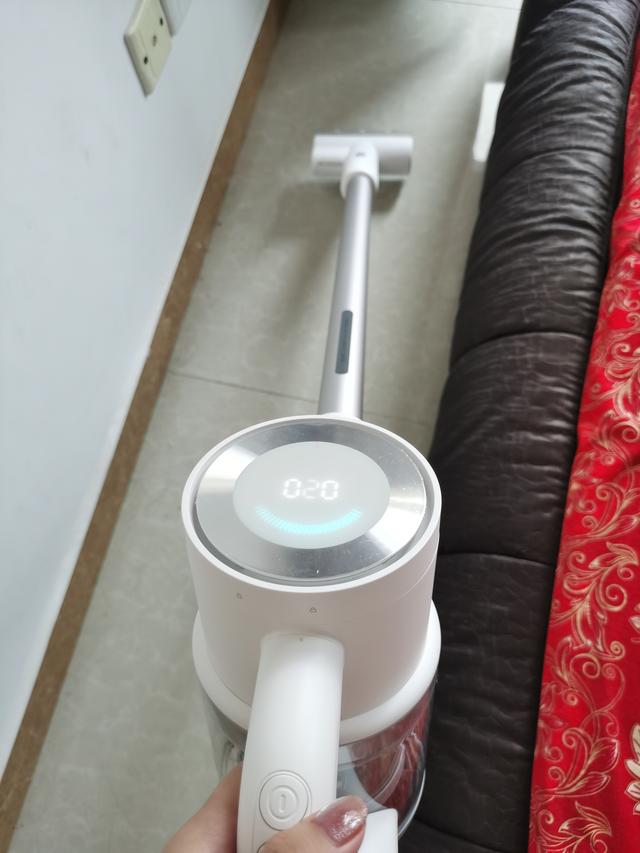 荣耀亲选吸尘器怎么样 能扫能拖能消毒!