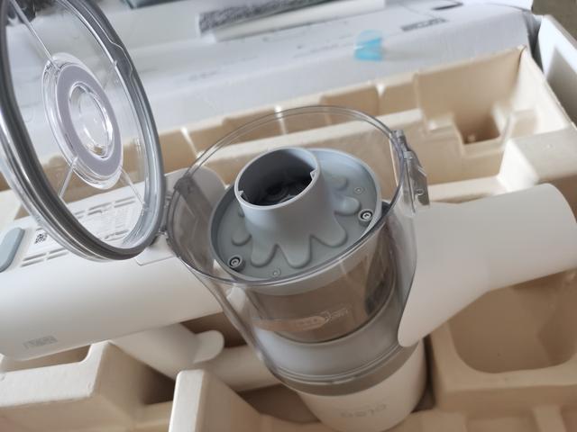 荣耀亲选吸尘器怎么样 能扫能拖能消毒!