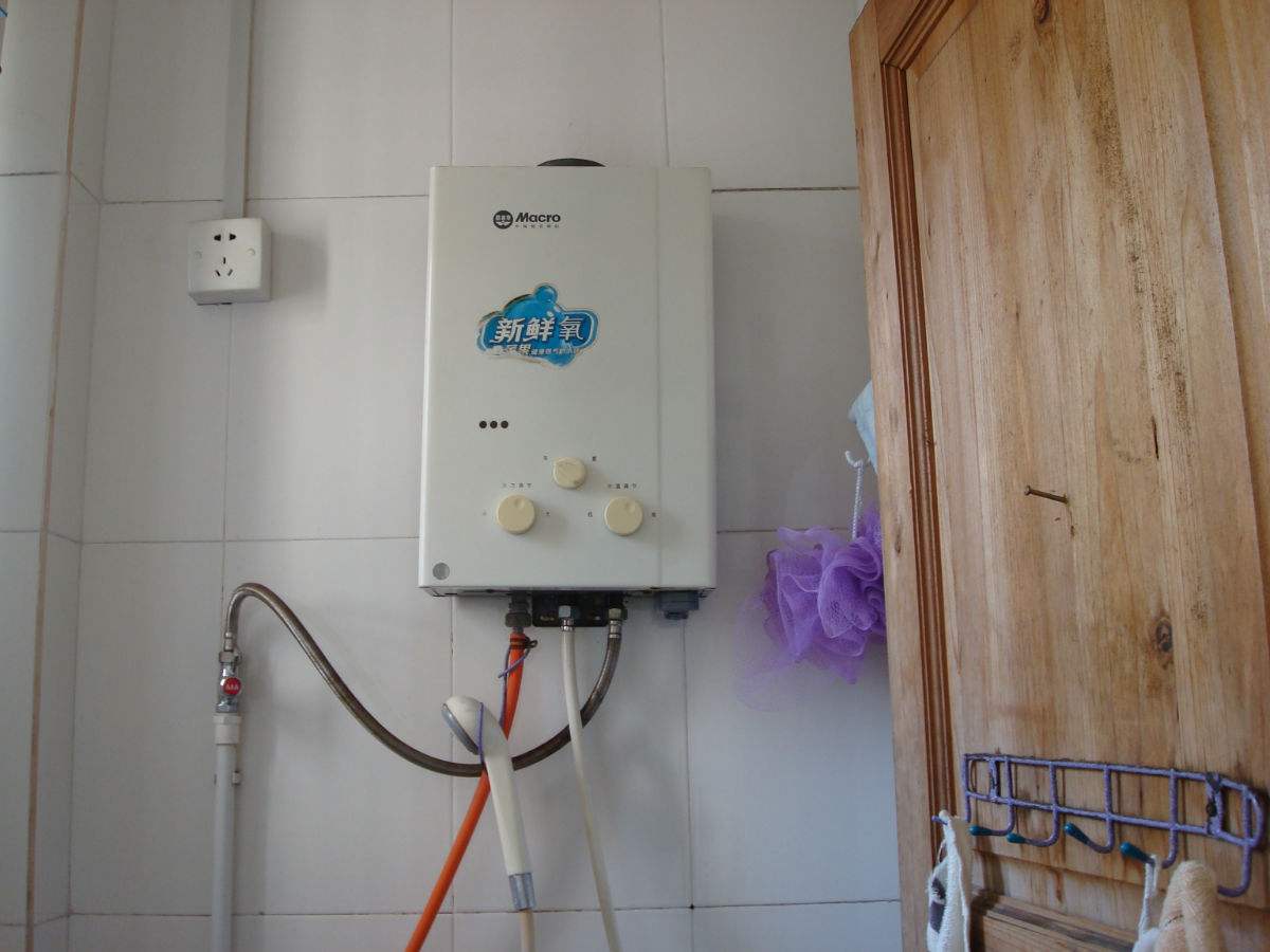 热水器点火后一会熄灭怎么回事 热水器打不着火怎么办