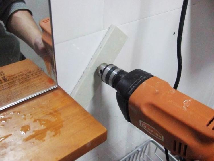 瓷砖打眼用什么钻头 瓷砖打眼技巧